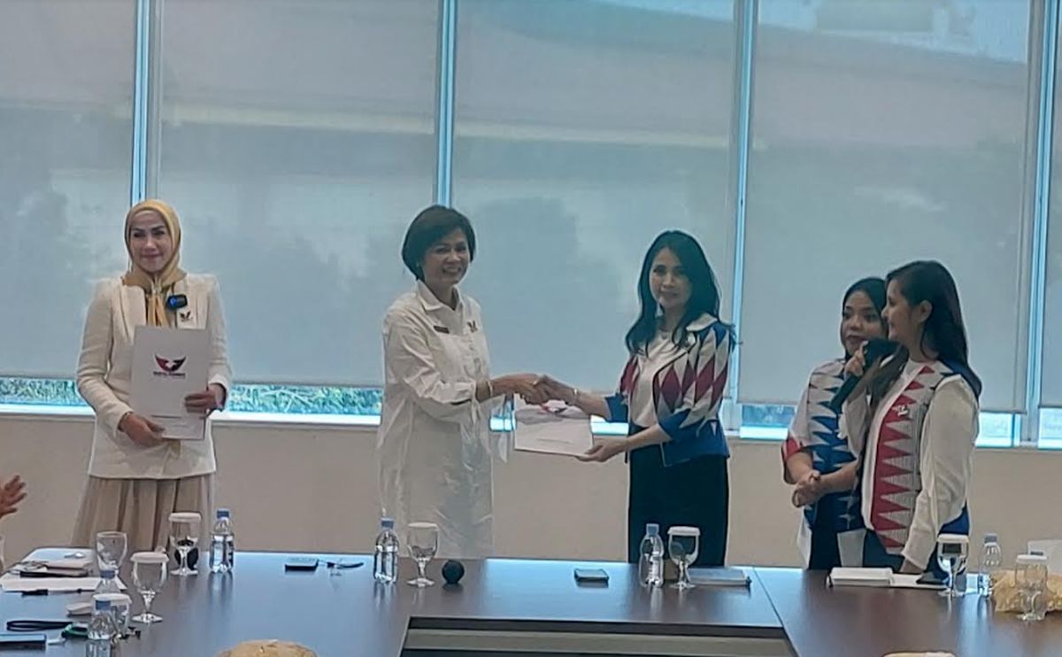 Liliana Tanoesoedibjo Serahkan SK Kartini Perindo ke Venna Melinda dan Ci Mehong
