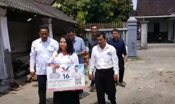 Partai Perindo Santuni Pemegang KTA Berasuransi yang Mengalami Kecelakaan Kerja di Tulungagung