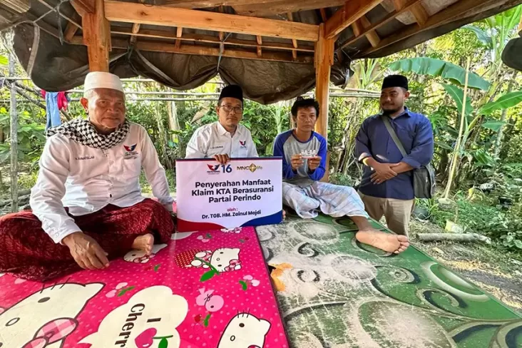 Pekerja Serabutan di Lombok Tengah Semringah Terima Klaim Asuransi Perindo 