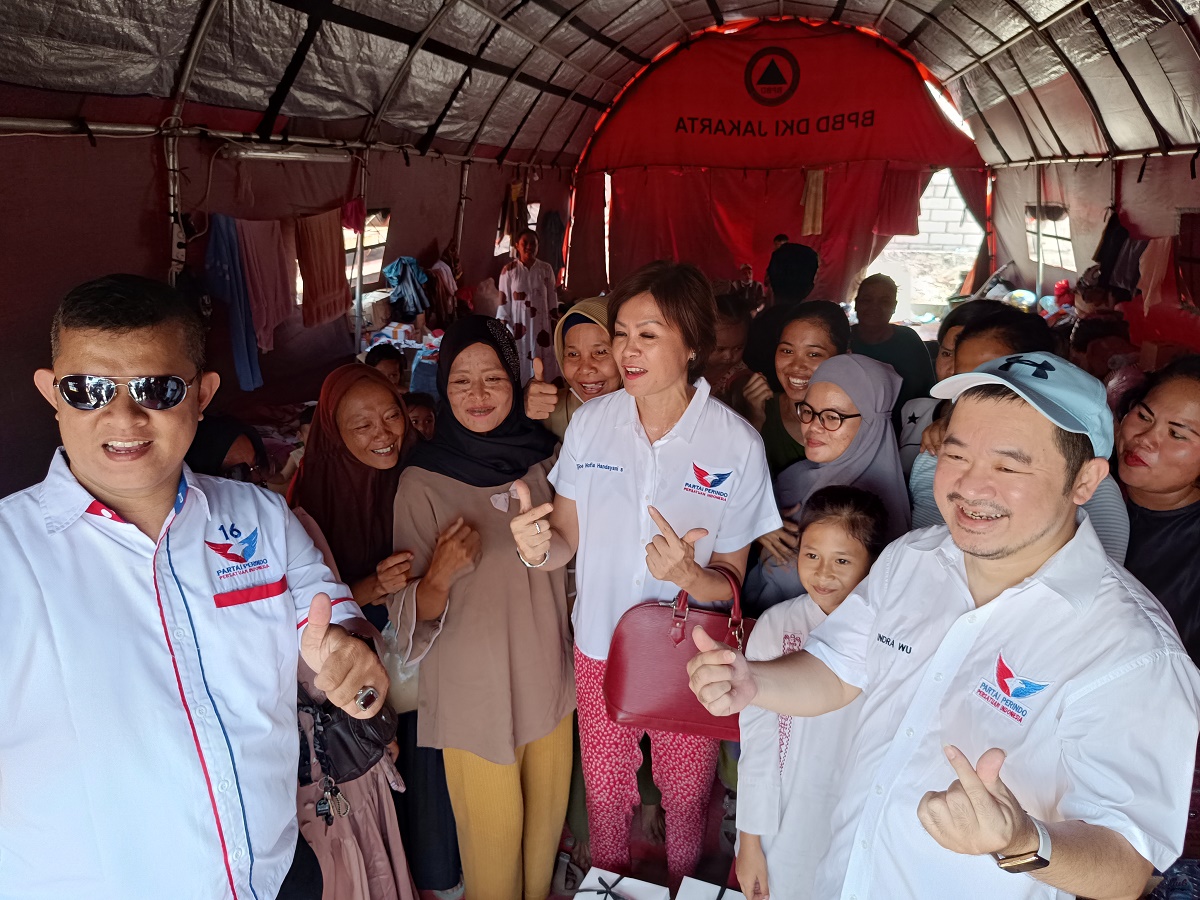 Salurkan Bantuan di Kapuk Muara, Bacaleg Partai Perindo Harap Warga Korban Kebakaran Dapat Bangkit