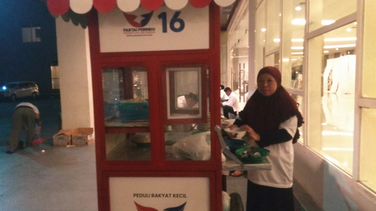 Serahkan Gerobak Perindo di Makassar, Hary Tanoe: Membangun Indonesia Maju dan Sejahtera