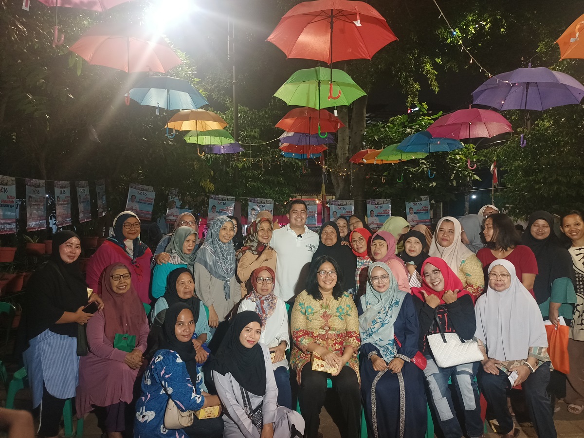 Silaturahmi dan Bagikan KTA Berasuransi ke Warga Manggarai Selatan, Bacaleg Partai Perindo Disambut Antusias