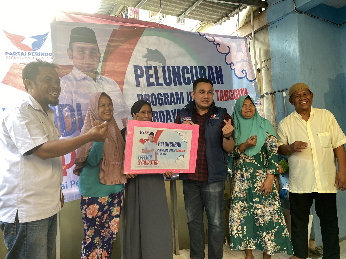 Silaturahmi ke Warga Menteng Atas, Bacaleg Partai Perindo Effendi Syahputra Berikan Modal ke Pelaku UMKM