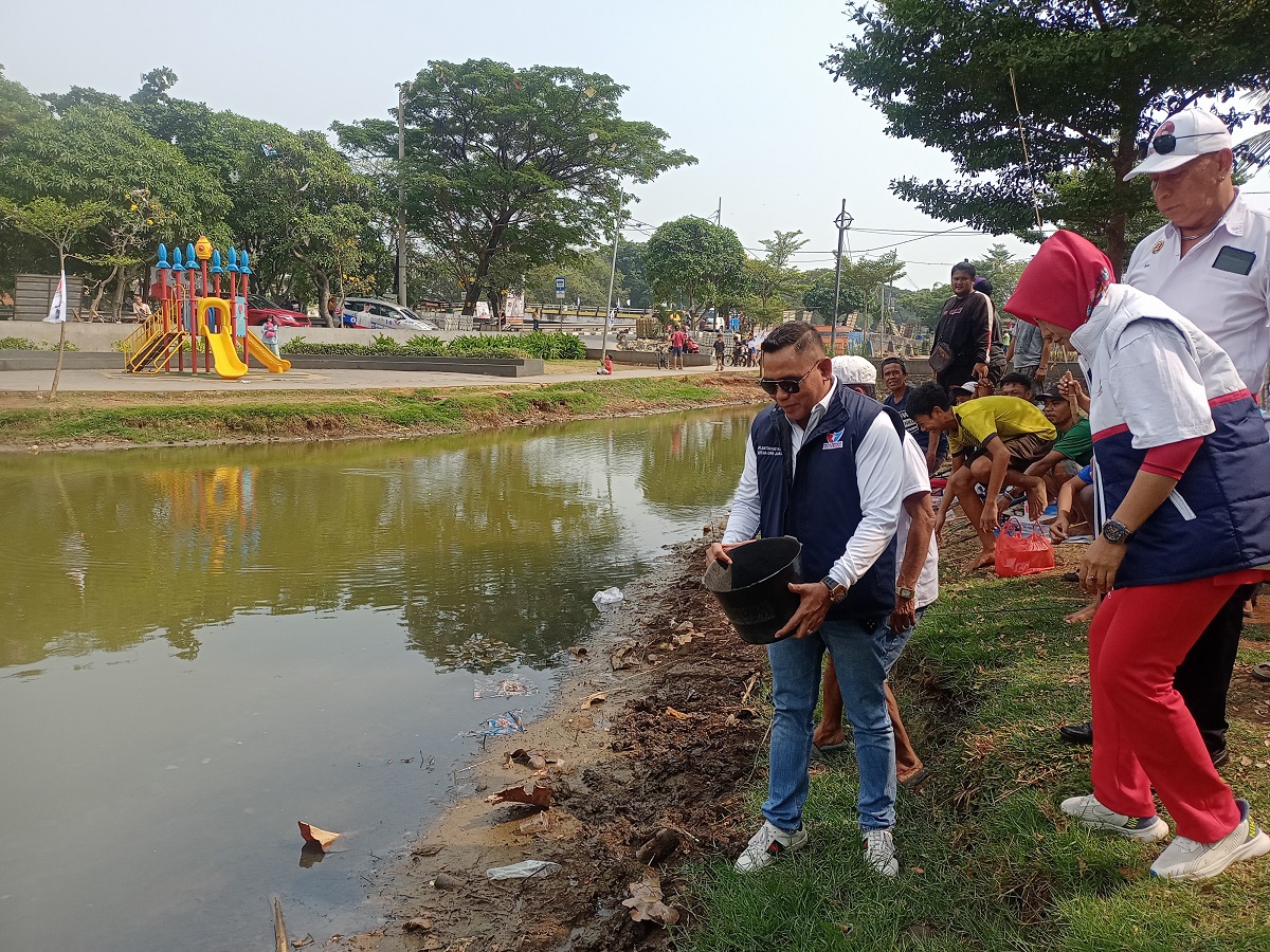 Sosialisasi ke Masyarakat, Partai Perindo Koja Gelar Lomba hingga Sebar Ikan ke Kolam