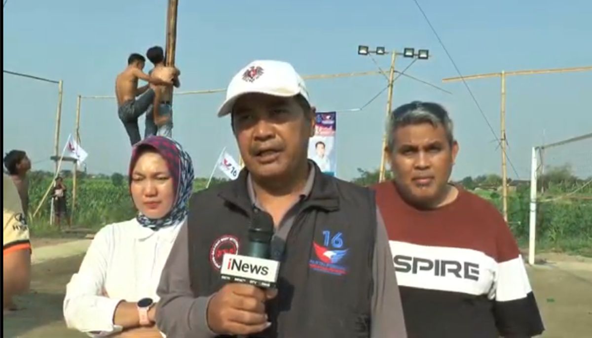 Partai Perindo Tanamkan Kebersamaan Lewat Panjat Pinang di Kendal