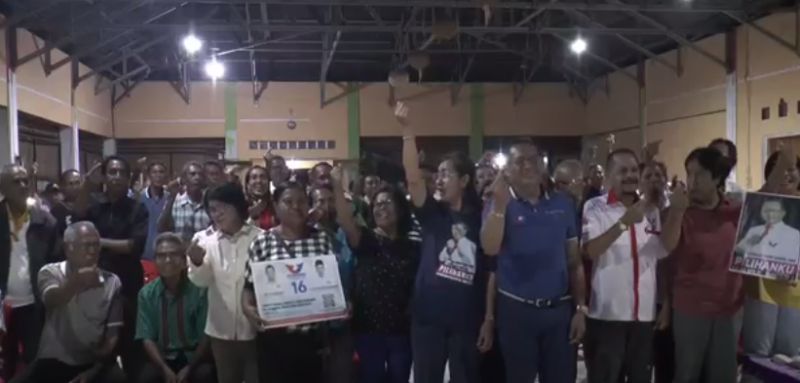 Terima KTA Berasuransi Perindo, Warga Flores Timur Nyatakan Dukungan ke Karolus Karni