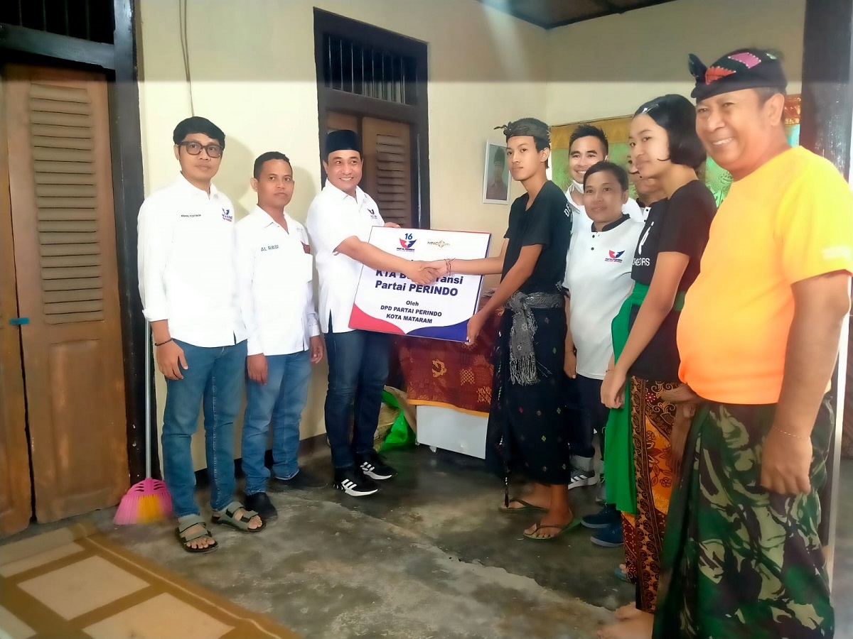 Aksi Nyata, Partai Perindo Mataram Serahkan Santunan Kematian KTA Asuransi pada Ahli Waris