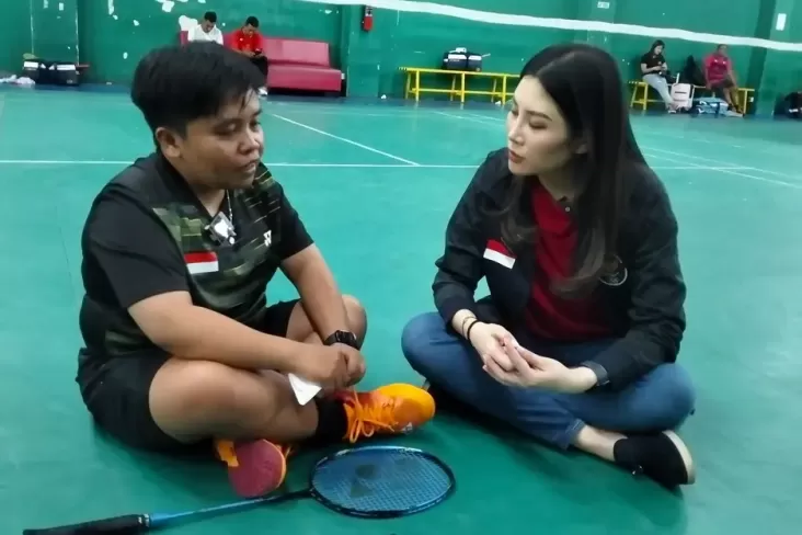 Angela Tanoesoedibjo Terharu saat Menyimak Curhatan Atlet Para Badminton Rina Marlina 
