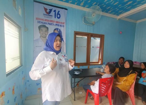 Bacaleg Partai Perindo Annisaa Bagikan KTA Asuransi dan Gelar Cek Kesehatan Gratis di RW 13 Beji Depok