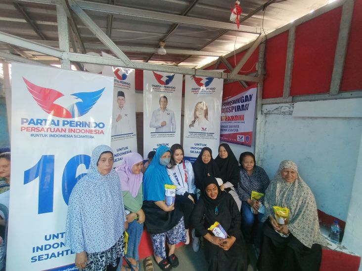 Bacaleg Perindo Blusukan di Pancoran Mas Depok, Warga: Partai Baru Hebat, Semoga Sukses 