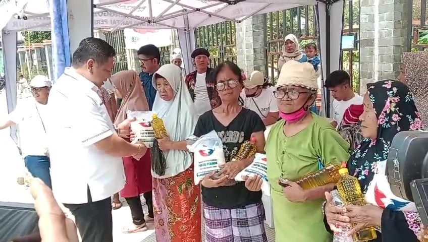 Bacaleg Partai Perindo Jaktim Gelar Bazar Sembako Murah di Rusun Albo Cakung