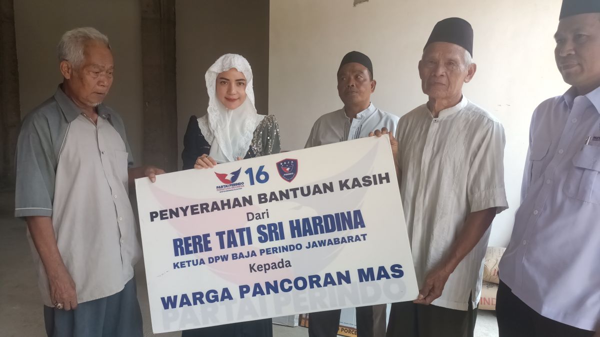 Bacaleg Partai Perindo Rere Tati Sri Hardina Salurkan Bantuan Bahan Bangunan ke Mushala