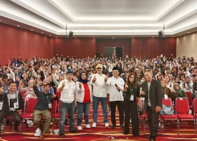 Bahagianya Ribuan Warga Bandung Dapat Asuransi Partai Perindo