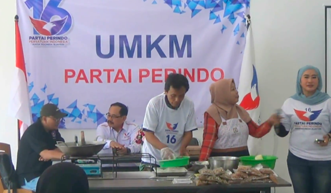 Bantu UMKM, Partai Perindo DIY Adakan Pelatihan Membuat Keripik Pepaya