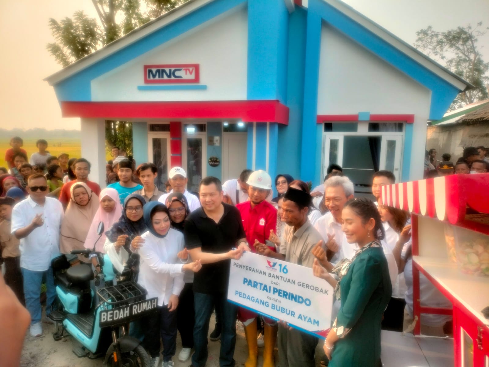 Banyak Kebaikan yang Dilakukan, Masyarakat Nilai Hary Tanoe Sosok Dermawan