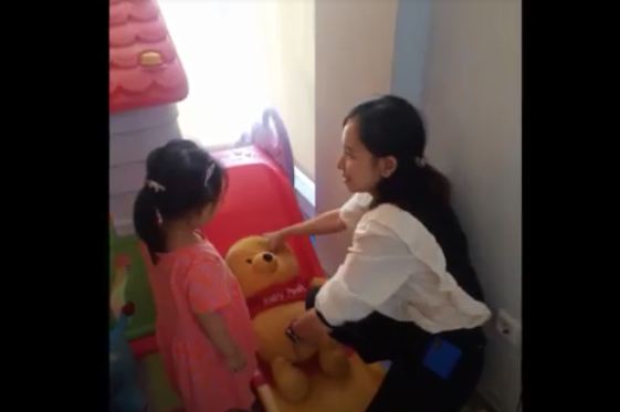 Berlangsung Haru, Partai Perindo Surabaya Berhasil Pertemukan Ibu dan Anak yang Terpisah 2 Tahun