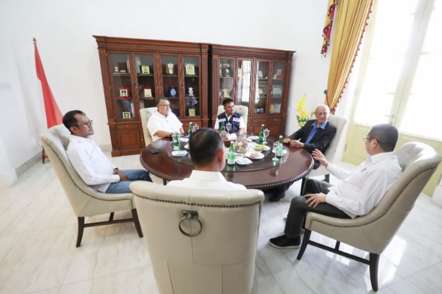 Bersilaturahmi dengan Wali Nanggroe Aceh, HT: Sangat Impresif
