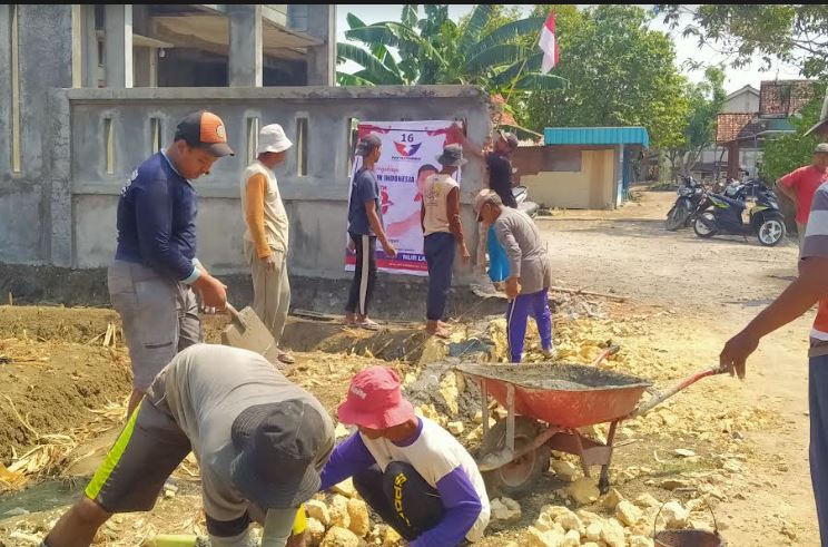 Caleg Partai Perindo Bangun Talud, Warga Grobogan: Terima Kasih Sudah Membantu
