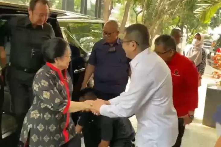 Disambut HT, Megawati Tiba di Markas TPN Ganjar Pranowo