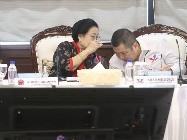 Duduk di Sebelah Megawati, HT Ungkap Isi Rapat Perdana TPN Ganjar Pranowo