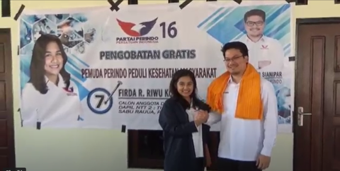 Gelar Pengobatan Gratis, Bacaleg Partai Perindo Firda Riwu Kore Dapat Penjaketan dari Michael Victor Sianipar
