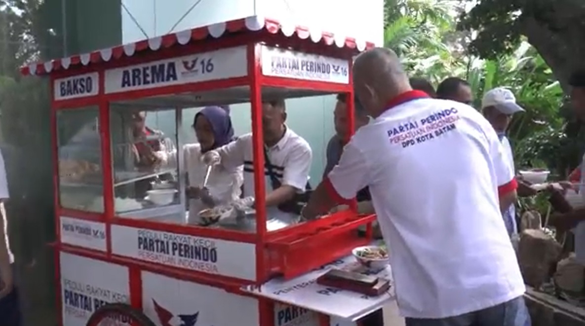 Hary Tanoesoedibjo Bantu UMKM di Batam, Ratusan Mangkok Bakso Ludes Disantap Masyarakat