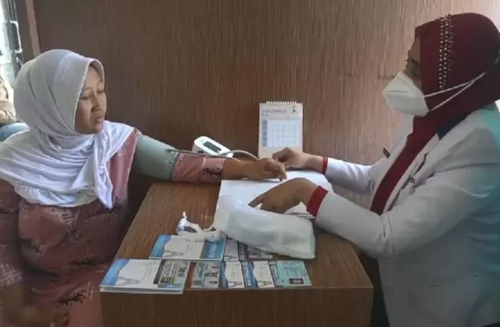 Melahirkan dengan Bidan Dini, Pemegang KTA Partai Perindo Berasuransi: Gratis!