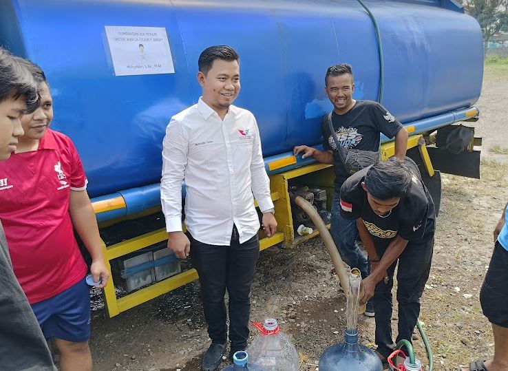 Partai Perindo Salurkan Bantuan Air Bersih ke Warga Desa Cilebut Barat yang Terdampak Kekeringan