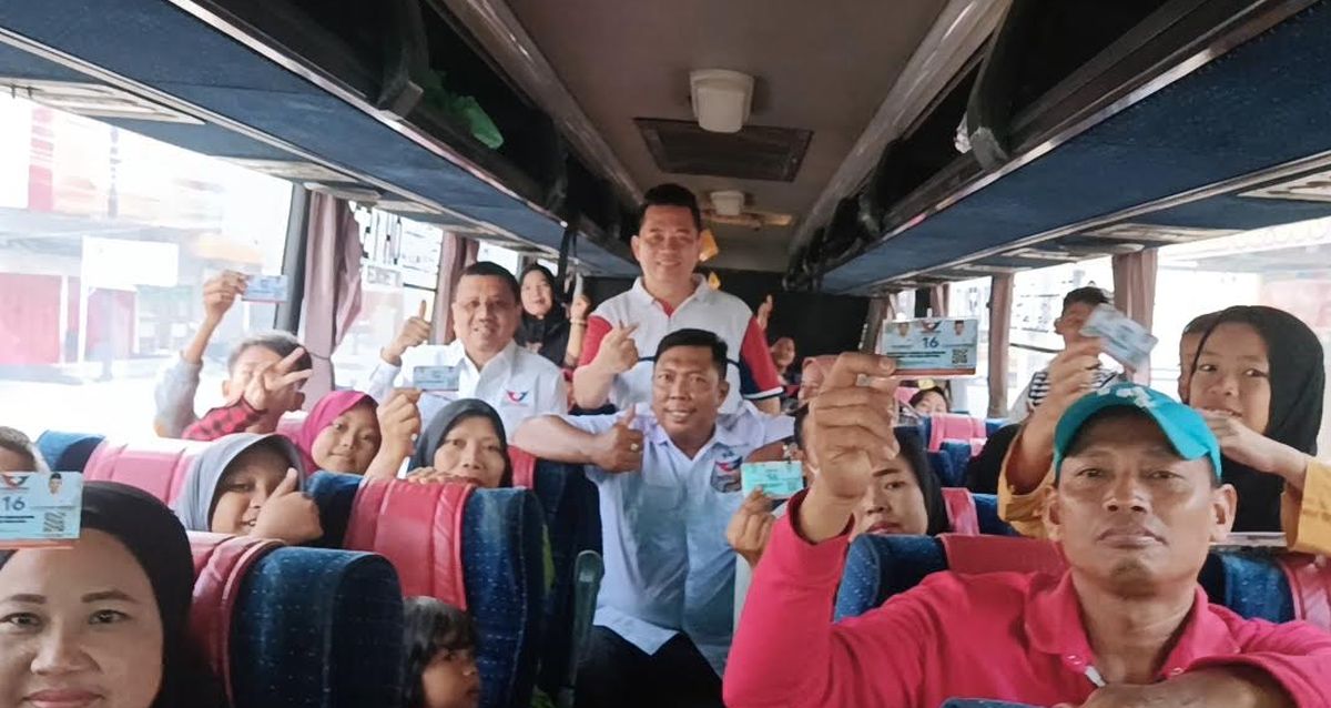 Pererat Silaturahmi, Partai Perindo Sumut Wisata Bersama Ratusan Penjual Jamu Tradisional ke Pantai Cermin