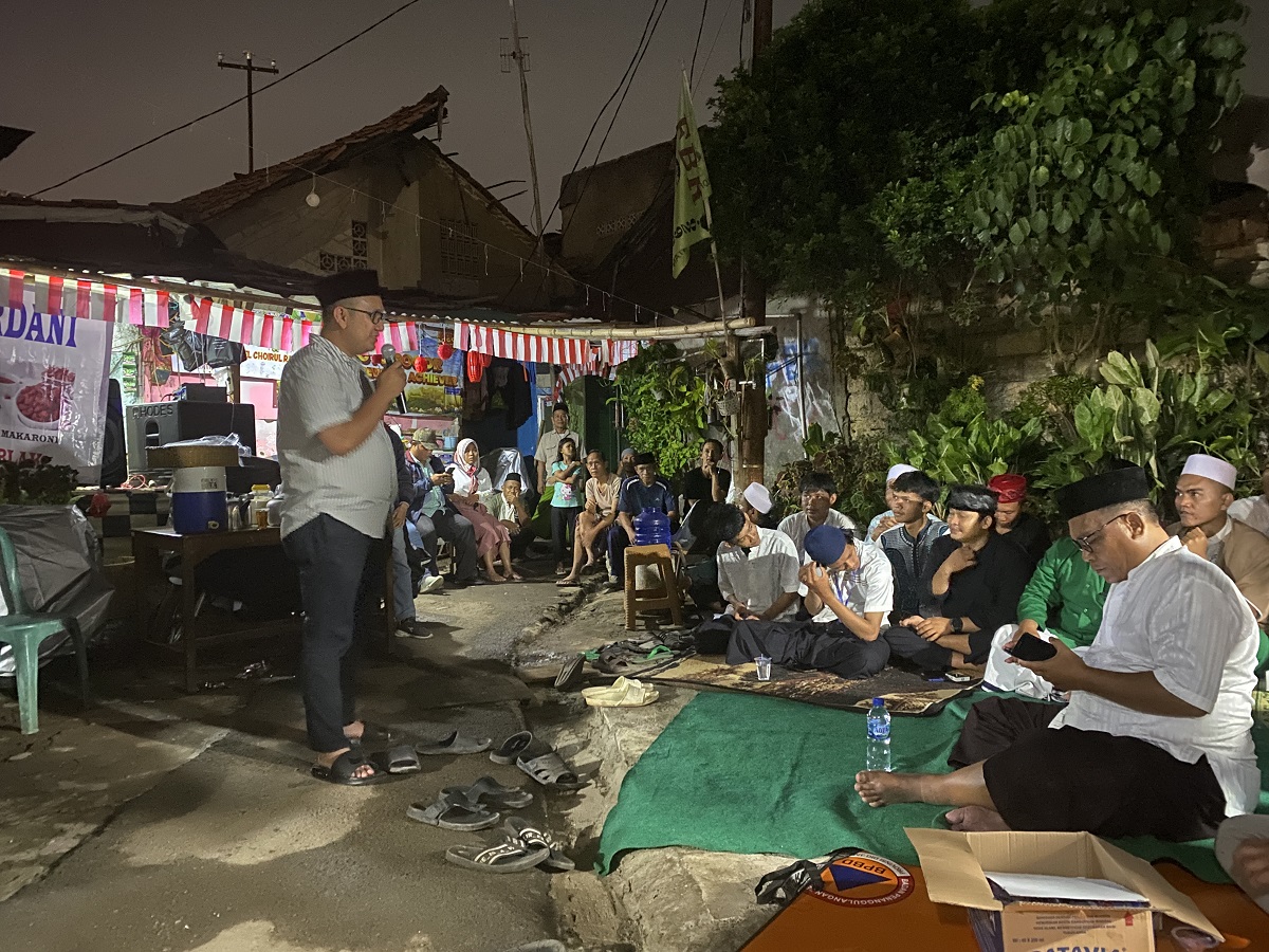 Sembari Silaturahmi, Effendi Syahputra Berikan Bantuan ke Warga Grogol Selatan