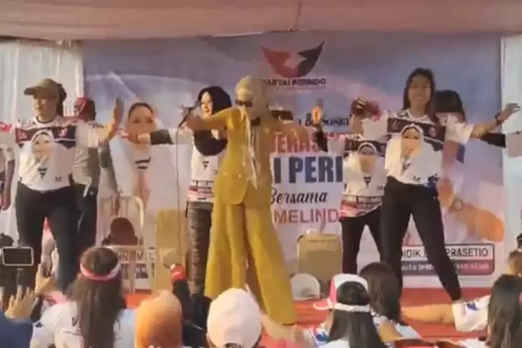 Seru! Sambil Senam Aerobik, Bacaleg Partai Perindo Venna Melinda Sosialisasikan KTA Berasuransi 