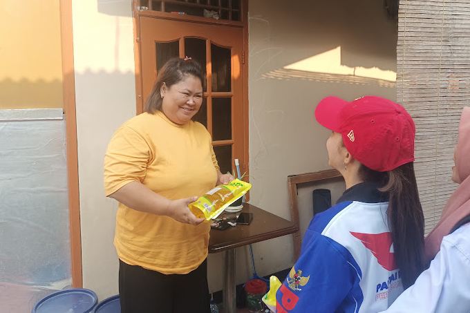 Terima KTA Berasuransi dan Minyak Goreng Kemasan Gratis, Tokoh Masyarakat Depok: Partai Perindo Top!