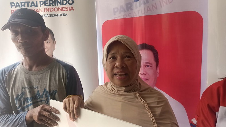 Rumah Dibedah, Warga Rangkapan Jaya Depok: Senang Dibantu Partai Perindo 