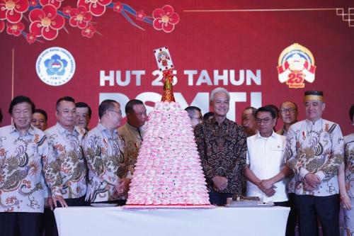 Antusias Bertemu Ganjar di HUT ke-25 PSMTI, Ci Mehong: Ramah Sekali, Santai, dan Banyak Senyum