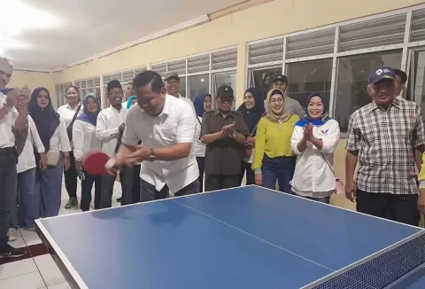 Bacaleg Partai Perindo Berman Nainggolan Dukung Turnamen Tenis Meja di Pisangan Timur 