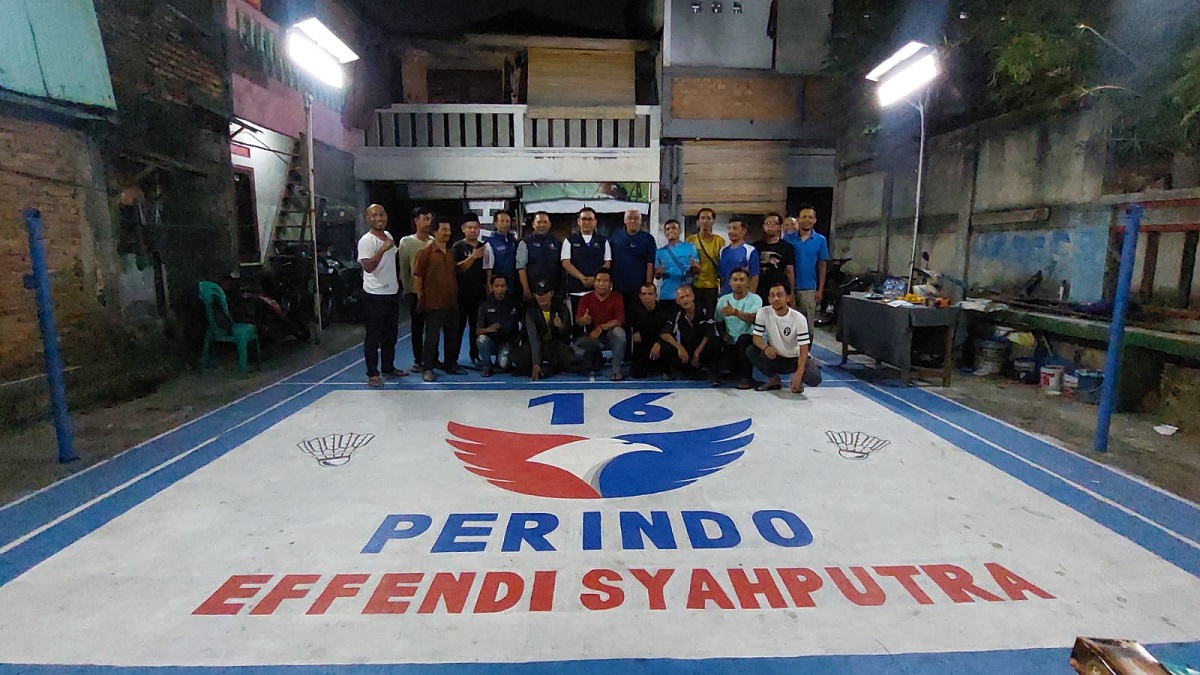 Bacaleg Partai Perindo Effendi Syahputra Resmikan Lapangan Bulutangkis di Kebayoran Lama