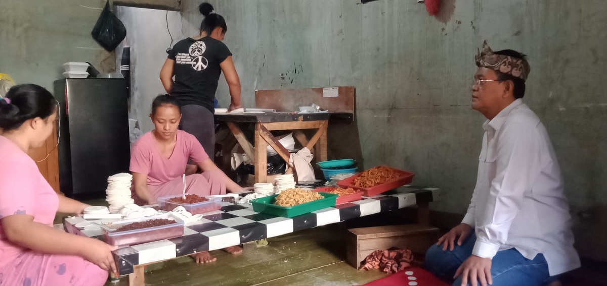 Bacaleg Partai Perindo Abdul Khaliq Puji UMKM Kuliner di Kecamatan Cimaung Kabupaten Bandung