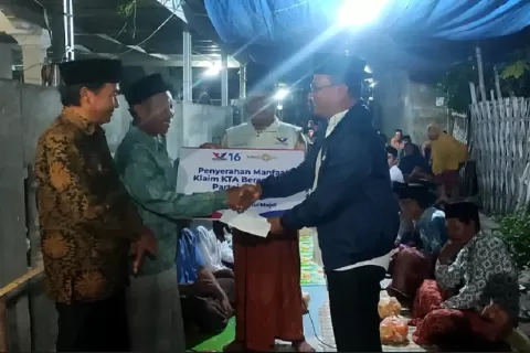 Bacaleg Partai Perindo Serahkan Klaim KTA Berasuransi di Lombok Timur 
