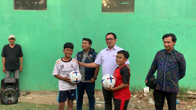 Beri Bantuan Gawang Futsal ke Warga Jaksel, Effendi Syahputra: Semoga Lahir Bibit Timnas
