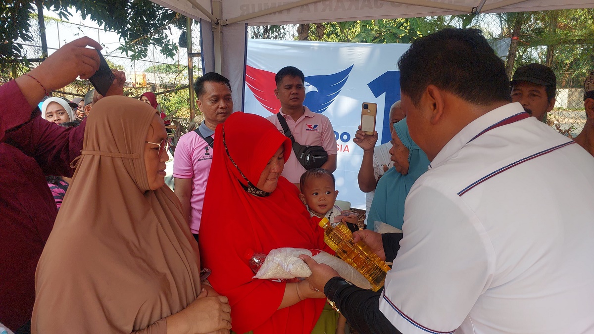 Caleg Partai Perindo Gelar Bazar Murah di Pulogebang Cakung, 800 Paket Sembako Ludes Diserbu Warga