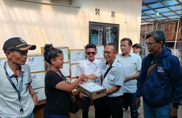 Partai Perindo Beri Bantuan Korban Kebakaran di Kebon Kosong Jakpus