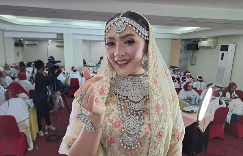 Caleg Partai Perindo Jateng Siti Rohana Berbagi Ilmu Make Up Profesional