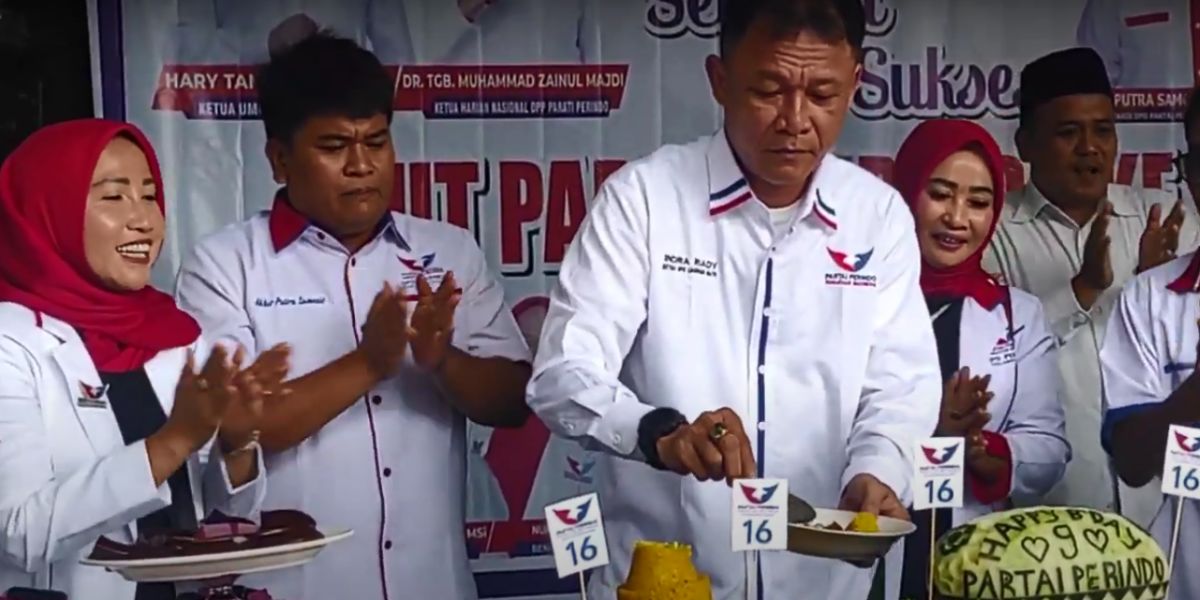 HUT Ke-9, Perindo Labuhanbatu Potong Tumpeng hingga Santuni Anak Yatim