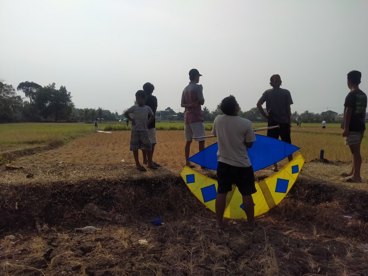 Kegemaran Warga Balaraja Tangerang Bermain Layangan Difasilitasi Bacaleg DPR RI Partai Perindo dengan Lomba