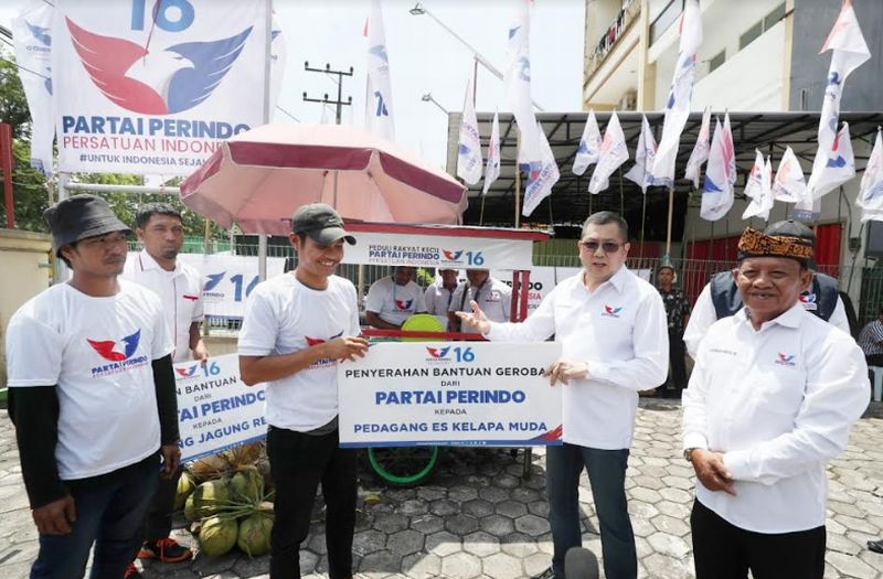Konsisten Bagikan Gerobak Perindo ke UMKM, Hary Tanoe: Wujudkan Indonesia Sejahtera
