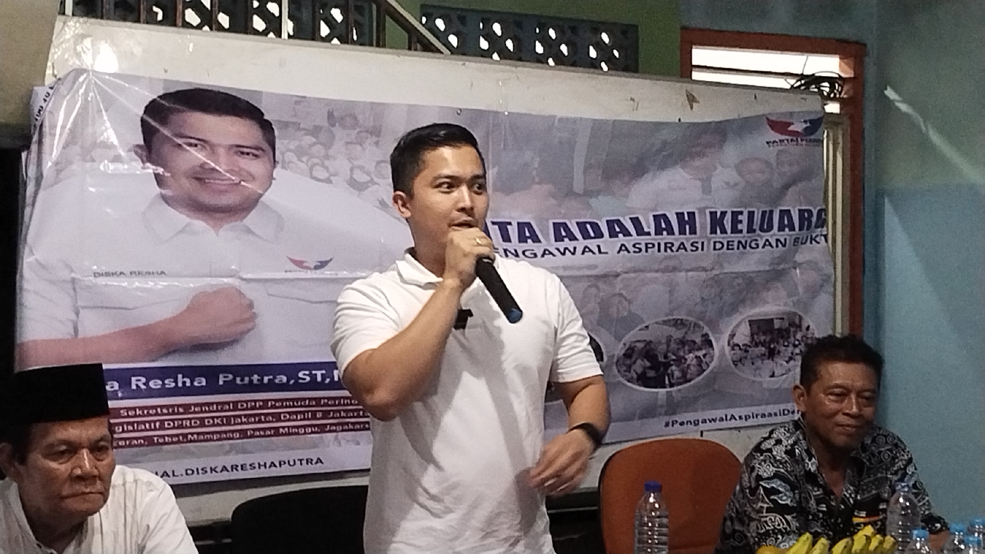 Langsung Nyetel, Warga Manggarai Selatan Puji Sosok Bacaleg Partai Perindo Diska Resha Putra
