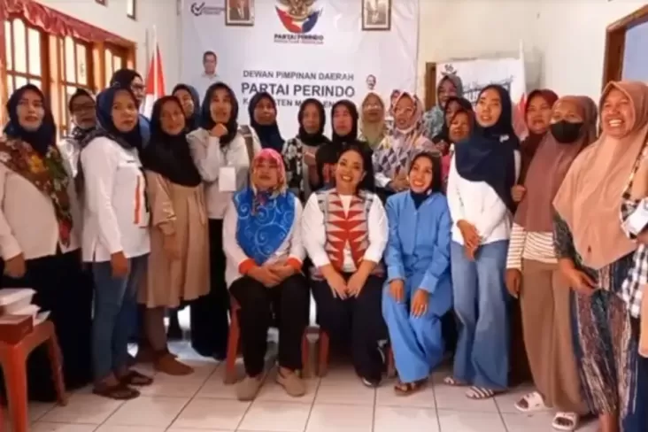 Diberi Pelatihan Kecantikan dari Bacaleg Partai Perindo Ratih Gunaevy, Begini Kata Warga Majalengka 