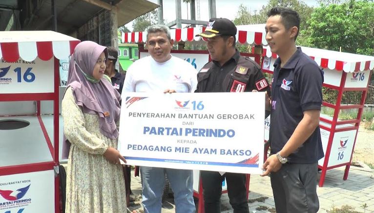 Partai Perindo Bagikan Gerobak Gratis untuk UMKM di Kendal