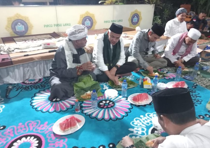 TGB ke Ganjar Pranowo: Kita Begibung Dulu Ya Mas