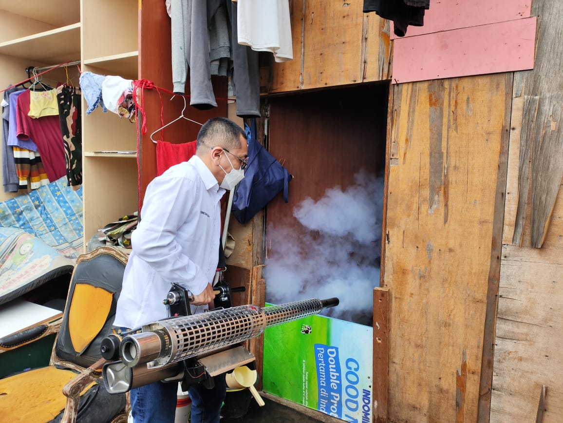 Caleg Partai Perindo Fogging ke Permukiman di Jaksel, Warga: Semoga Terus Berlanjut